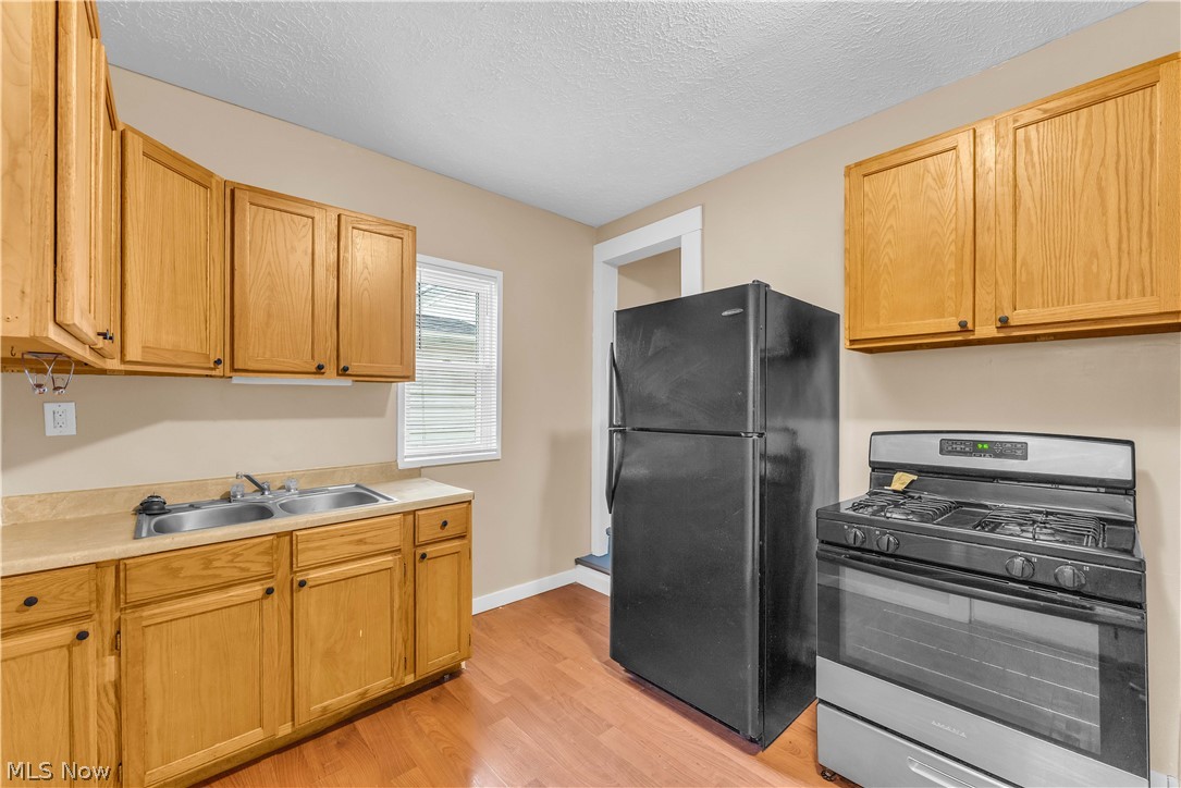 Gates & Sears Brooklyn Park Allo - Residential Lease