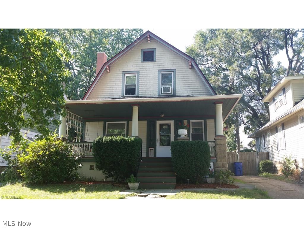 A well kept 3 bedroom colonial is available for rent make an appointment for your private tour and make this your temporary home.