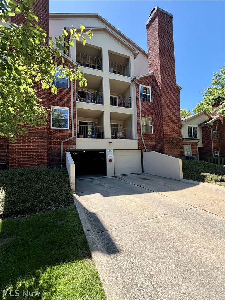 Fox Hollow at Woodhawk - Residential