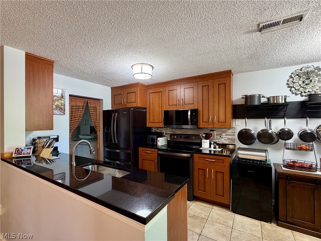 Fox Hollow at Woodhawk - Residential