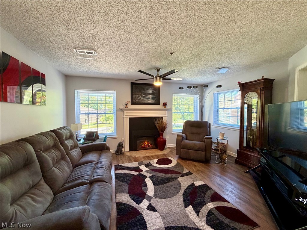 Fox Hollow at Woodhawk - Residential