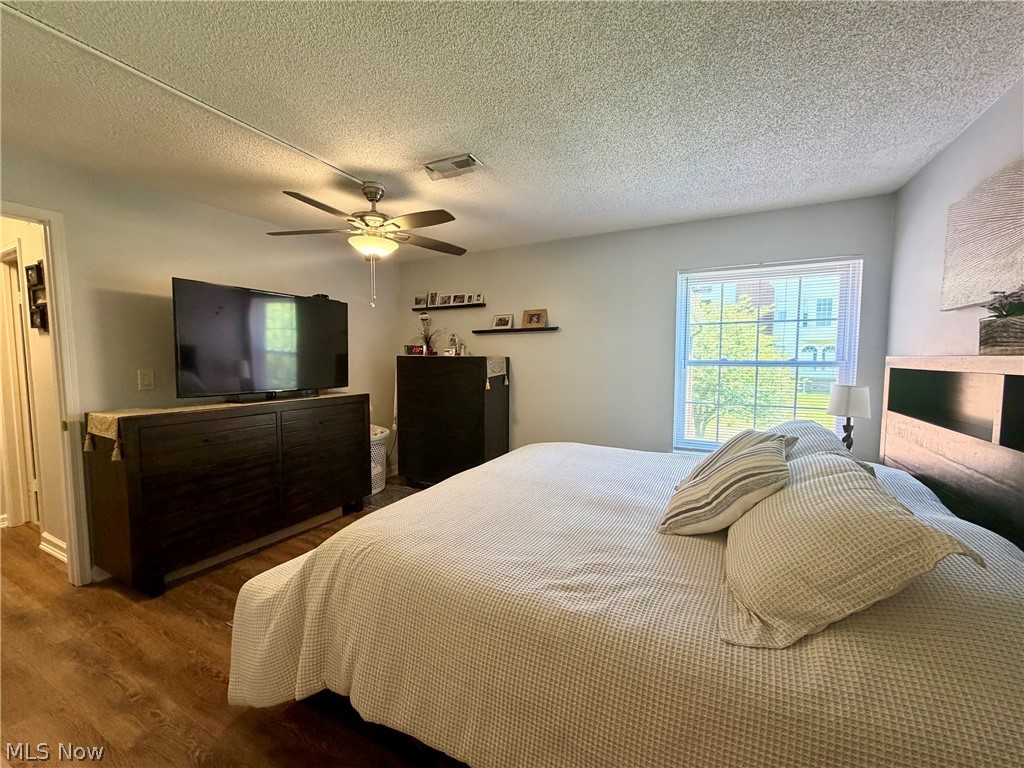 Fox Hollow at Woodhawk - Residential