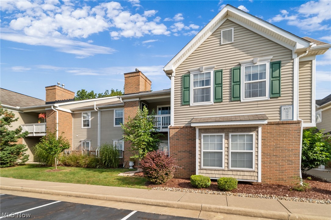Lenox Village Condo Ph 02 - Residential
