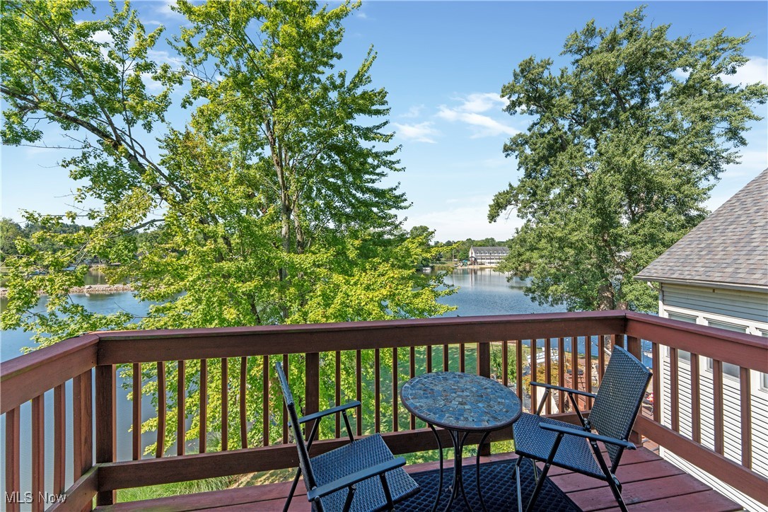 Willowdale Lake - Residential