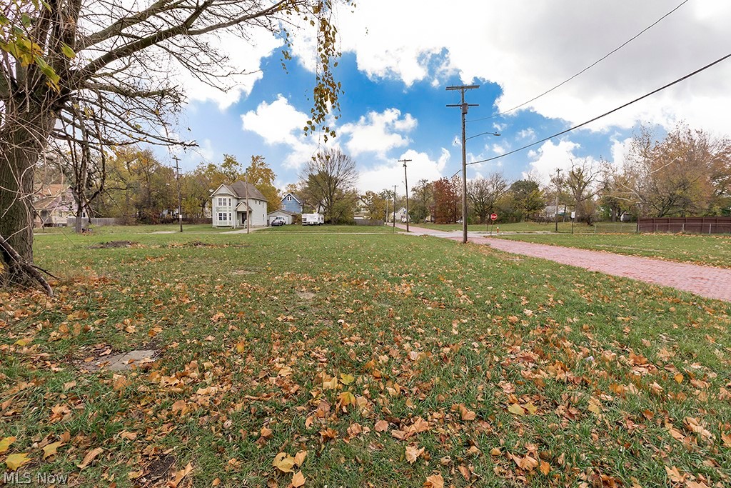 Vacant land ready to build. House was onece here.