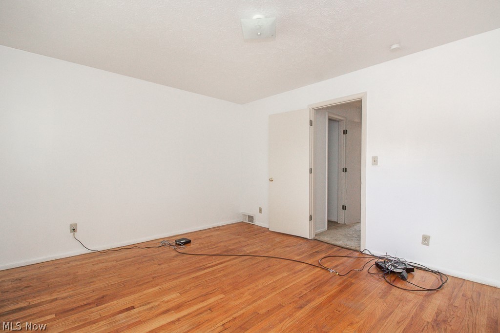 Banbury Village Condo - Residential