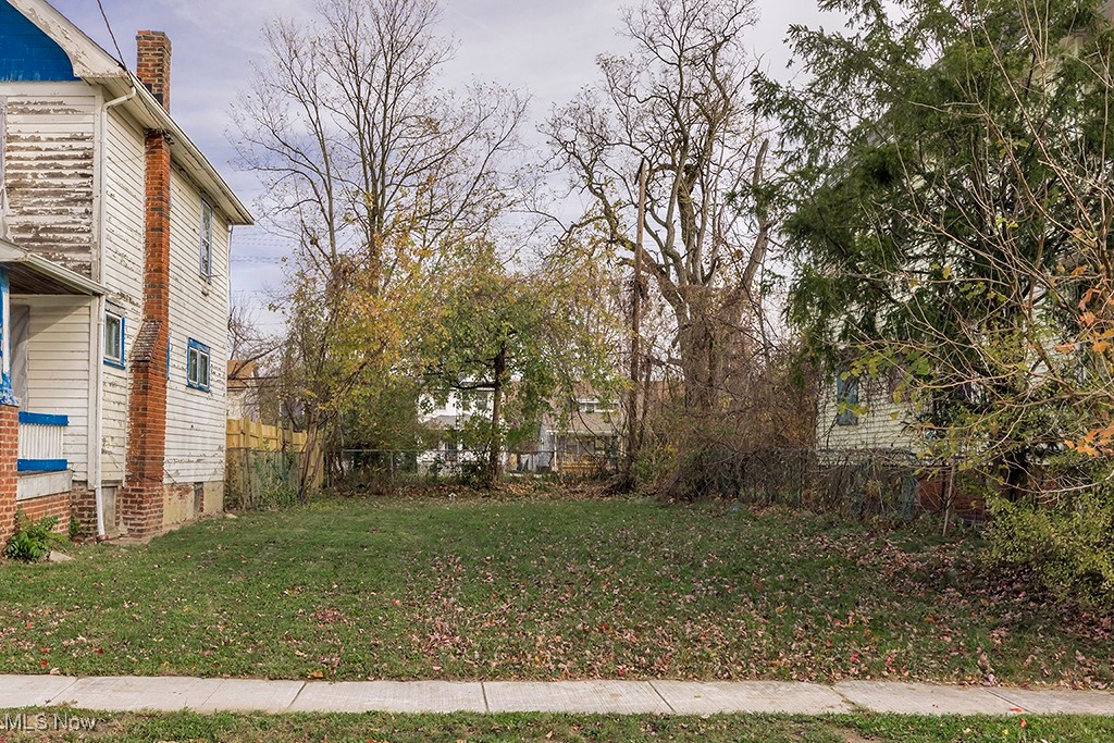 Vacant land ready for your use. There was a house at one point on here that was taken down. Please bring offers!