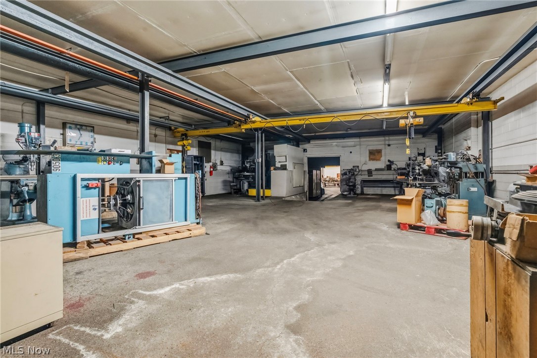 Airport Gardens - Commercial Sale