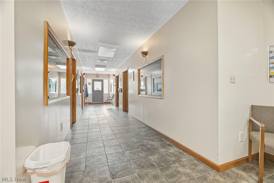 Airport Gardens - Commercial Sale