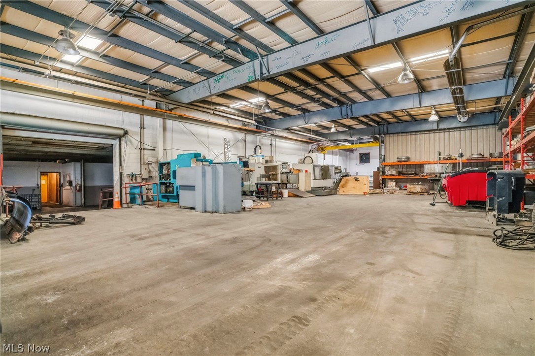 Airport Gardens - Commercial Sale