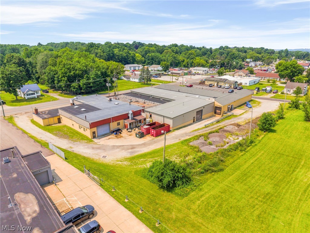 Airport Gardens - Commercial Sale