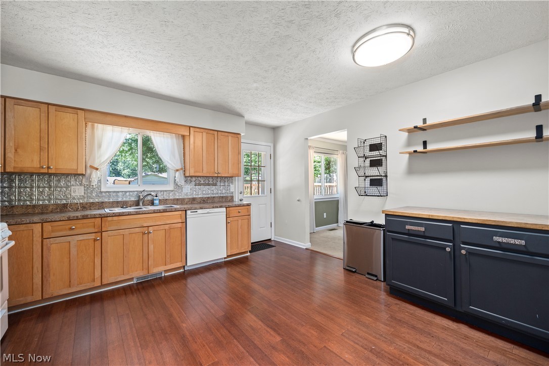 MEADOW RIDGE AREA - Residential