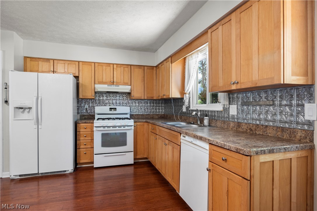 MEADOW RIDGE AREA - Residential