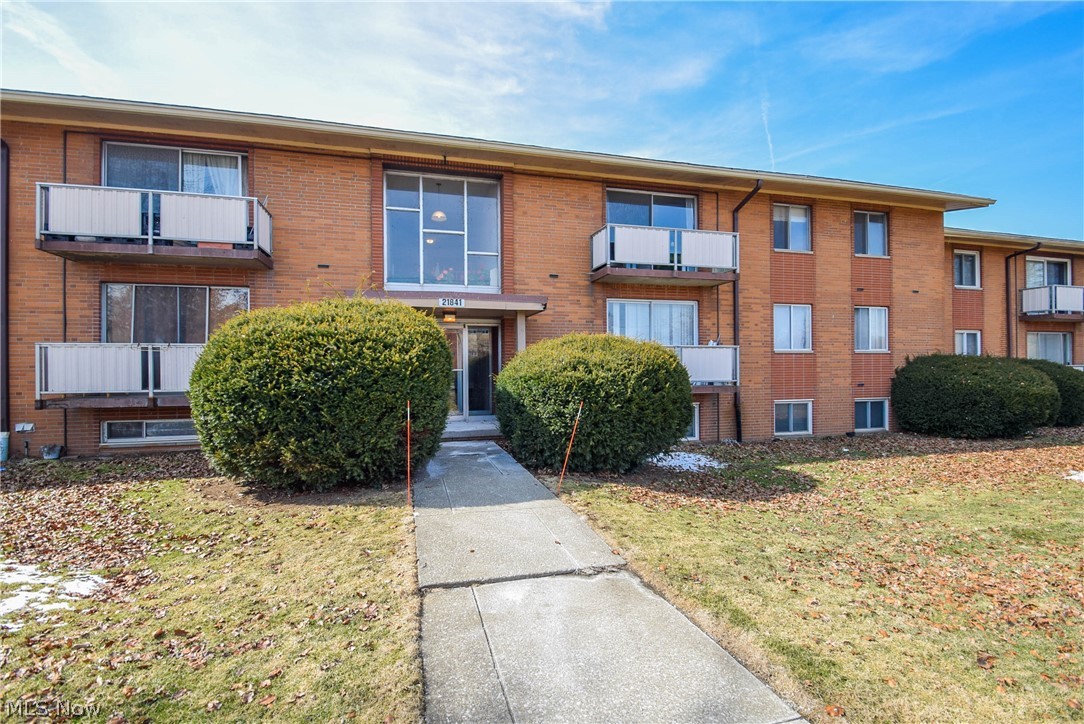 Golden Oaks - Residential