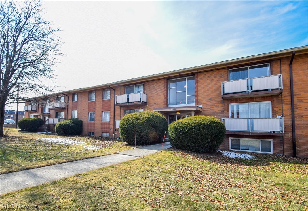 Golden Oaks - Residential