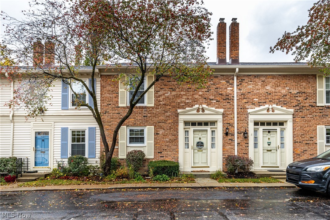 Beautiful updated townhome! Pride of ownership will not go unnoticed! As you walk through the door to the inviting foyer you will notice the open floor plan, great for family gatherings! The remodeled kitchen has a large island, plenty of storage, and all newer appliances. The dining and living room combo has a picturesque patio door that leads to a private fenced in patio/yard! Upstairs you will find a master bedroom with an en suite and 2 bedrooms with storage galore! The basement is partially finished and perfect for entertaining!! Close to shopping and walk right over to the Metro parks!