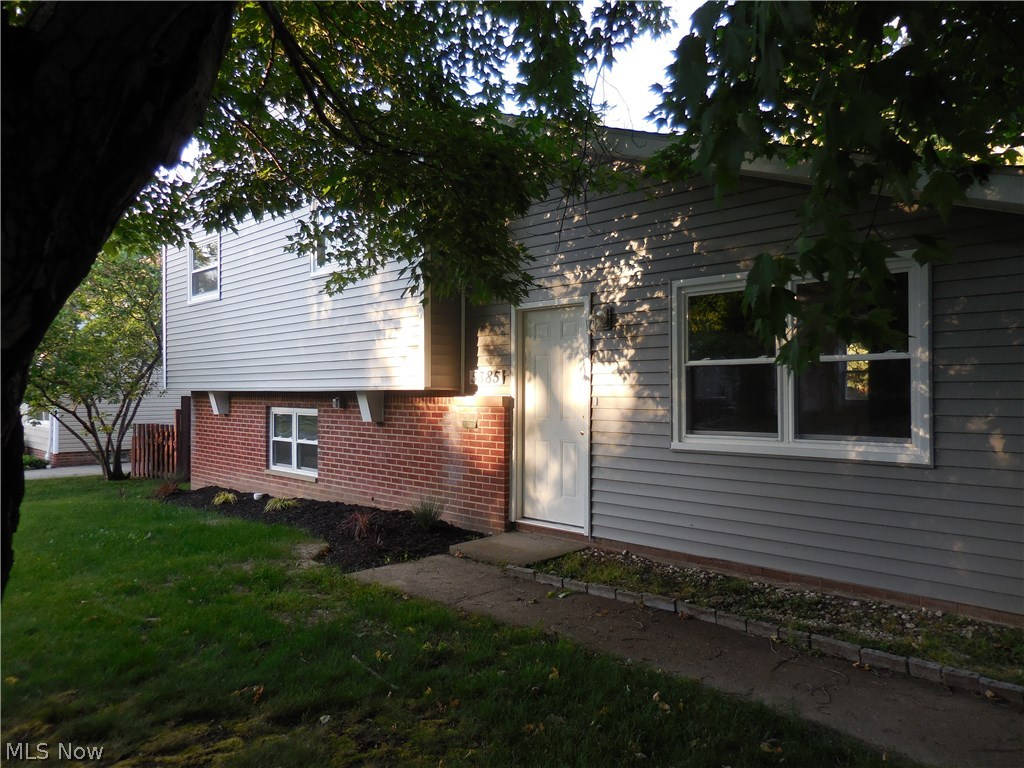 This beautiful split level in Ridge Acres has had a complete makeover!! It is like a brand new home.  It has been waterproofed, has new windows, new siding, new furnace and air conditioning, new hot water tank, new carpet, 2 new full baths, newly painted, new stainless appliances in the new kitchen, and a new driveway!! Absolutely gorgeous!! Great convenient area, close to schools, shopping, hospital, pool, and so many other amenities.  Make your appointment today to see for yourself.