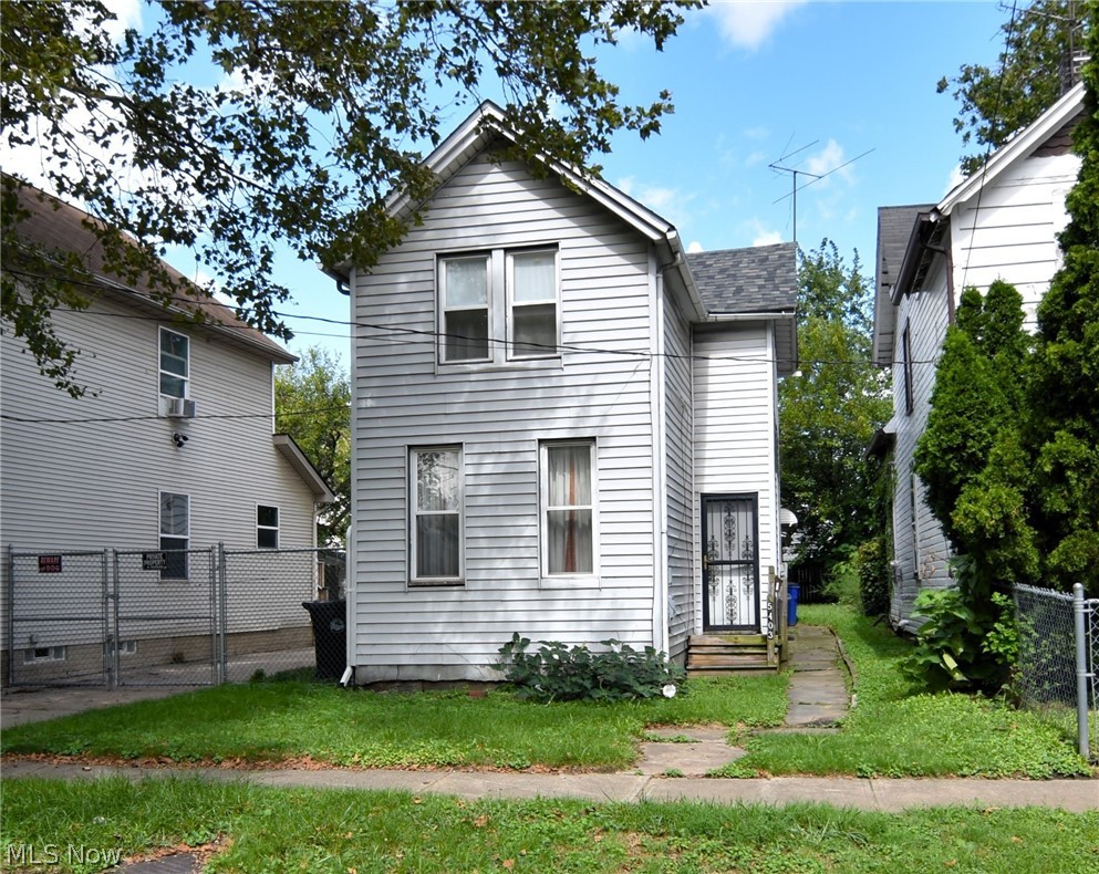 Welcome to this charming and partially updated single-family home located on a quiet street on Cleveland's Eastside. This 3-bedroom, 1-bathroom residence offers approximately 1,055 square feet of living space and features a range of recent improvements, ideal for owner-occupants or investors alike. Interior highlights include a remodeled kitchen and an updated bathroom with a first-floor laundry area, for added convenience. The living room flooring has also been recently redone, contributing to a clean and modern living space. With recent updates to the roof, furnace, and windows, this home is a perfect opportunity for a new owner.  It is conveniently located near local amenities, schools, and major roadways, yet is positioned on a low-traffic, one-way residential street for added privacy and tranquility. Set up your private showing today!