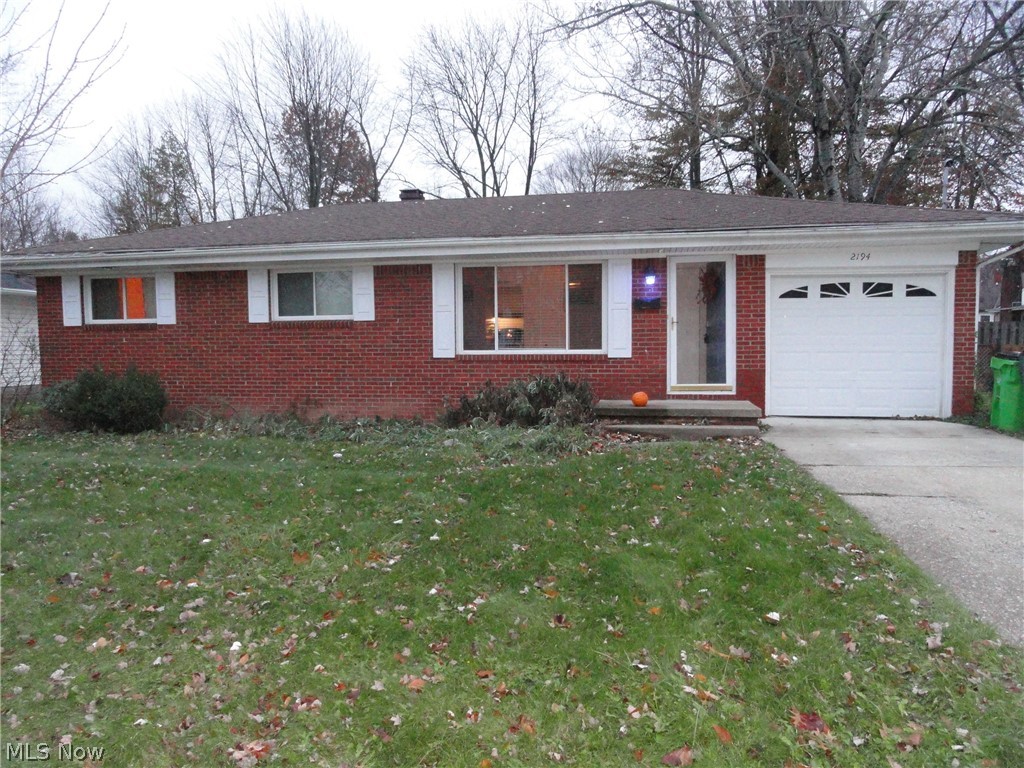 Sharp 3 bedroom 1.5 bath brick ranch in the desirable Maplewood subdivision. Prepare to look beyond personal items to see that this home is a true gem. Hardwood floors throughout, generous sized windows welcoming the sunlight. Newer stainless appliances, windows, roof and siding. Finished area in basement plus room for storage. Deep backyard, fully fenced. 
Home warranty included.