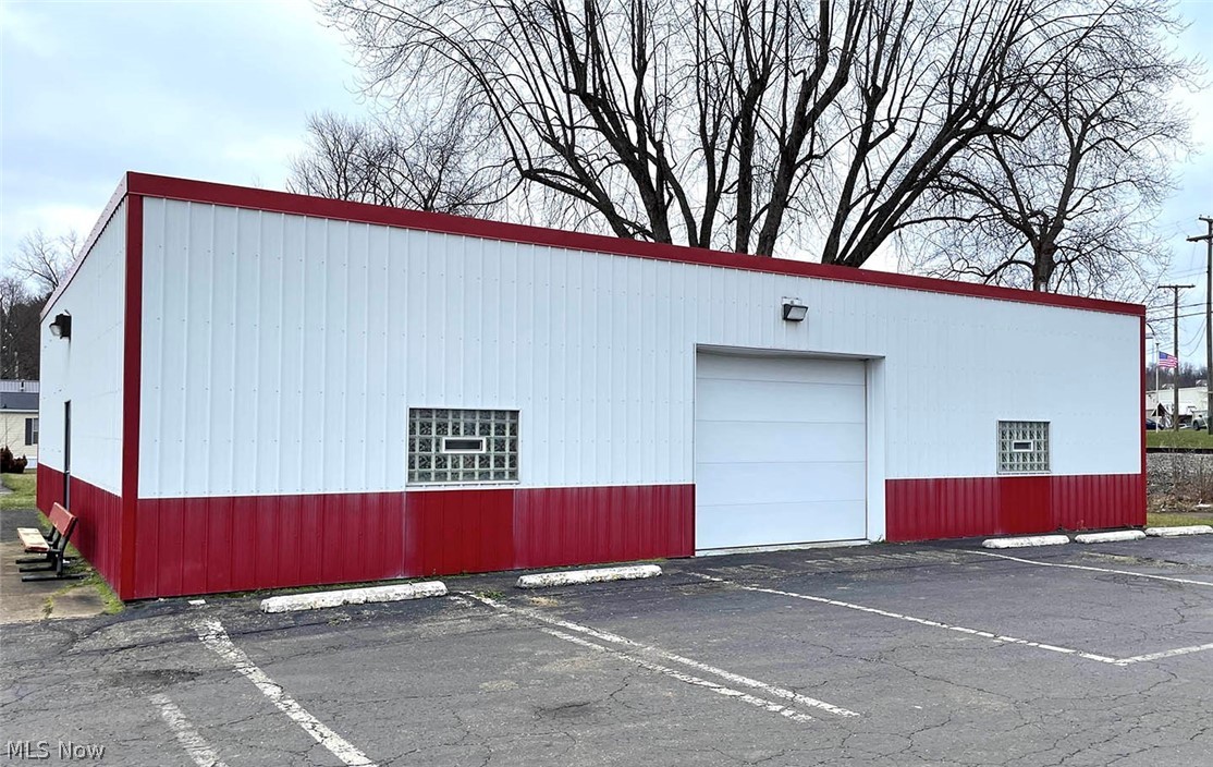 Village/Minerva - Commercial Sale