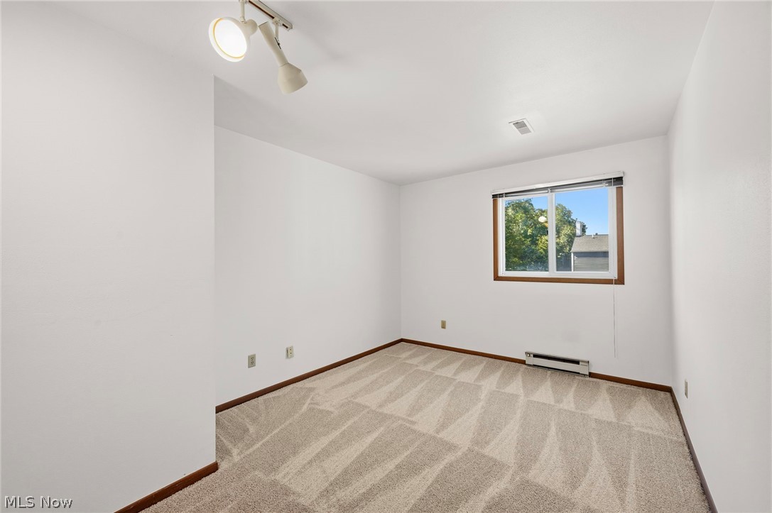 Acorn Creek Condo Assoc - Residential