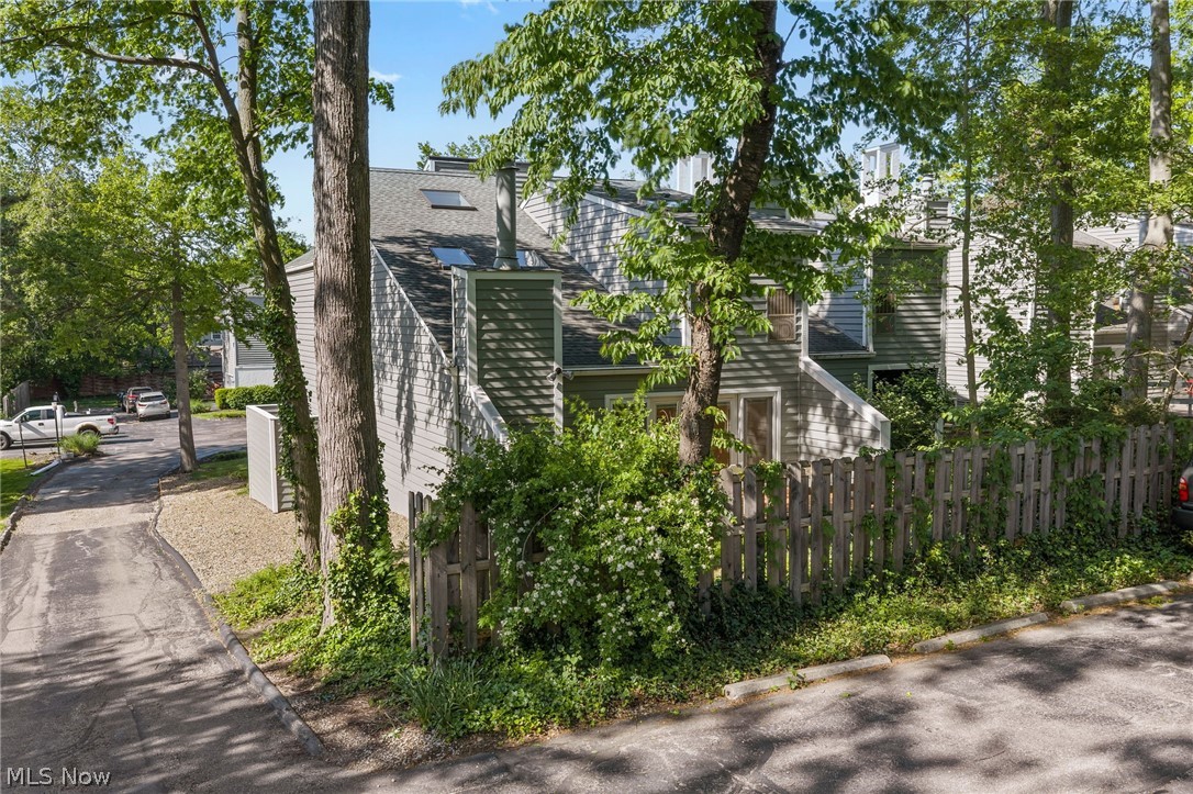 Acorn Creek Condo Assoc - Residential