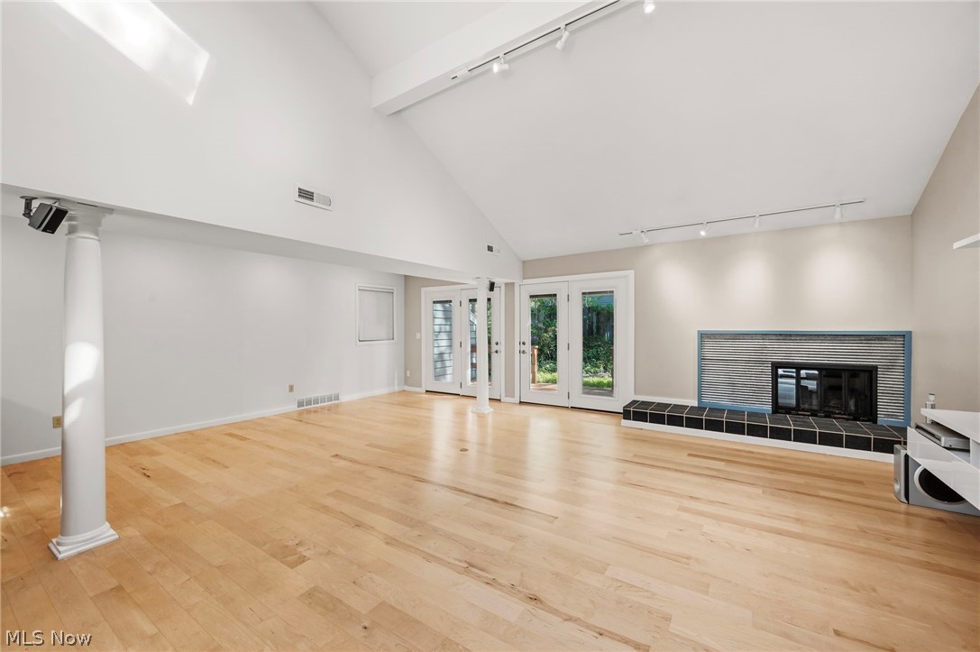 Acorn Creek Condo Assoc - Residential