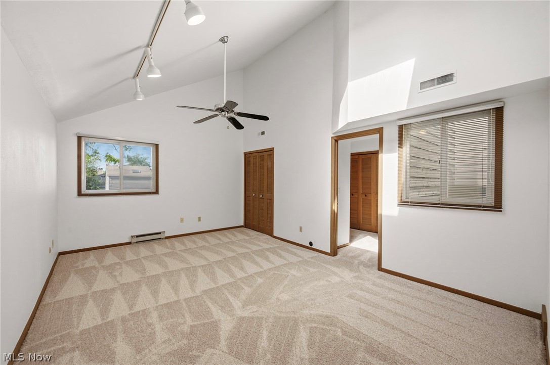 Acorn Creek Condo Assoc - Residential