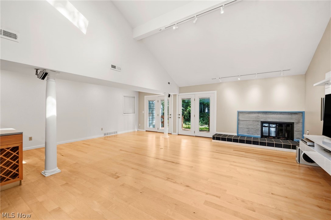 Acorn Creek Condo Assoc - Residential
