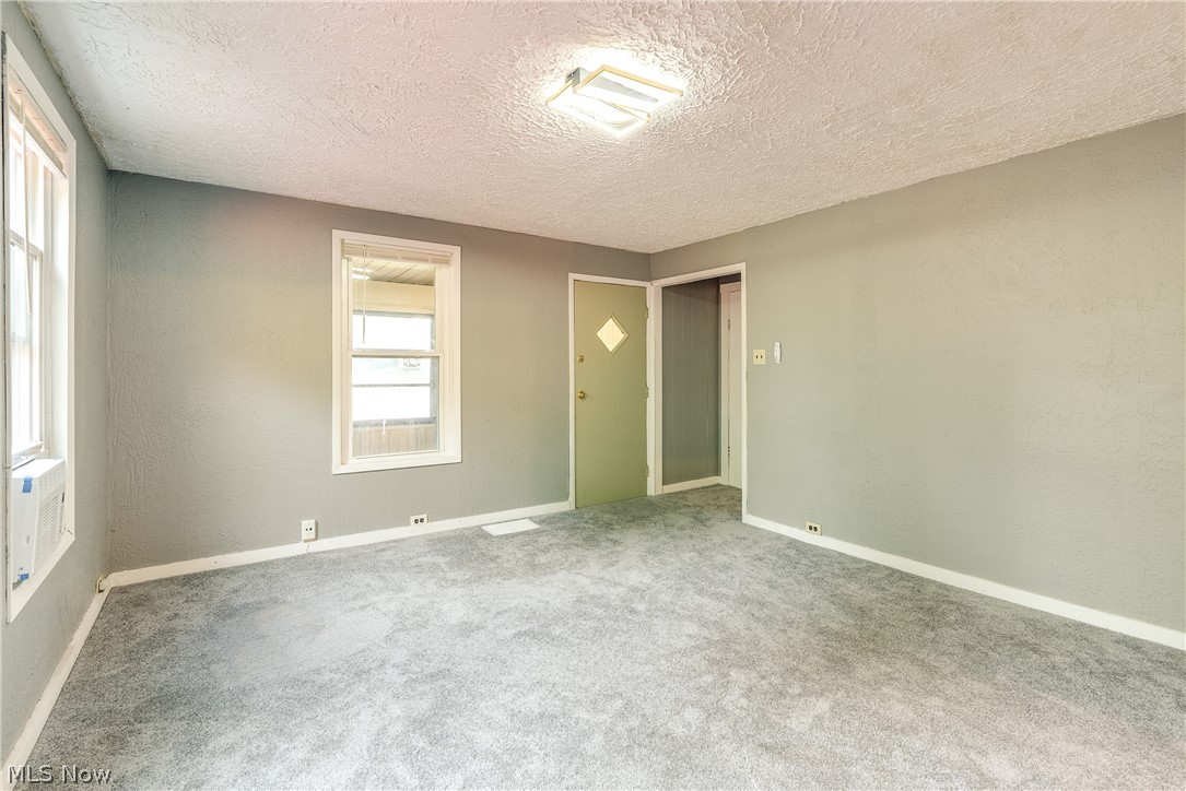 Ains - Residential