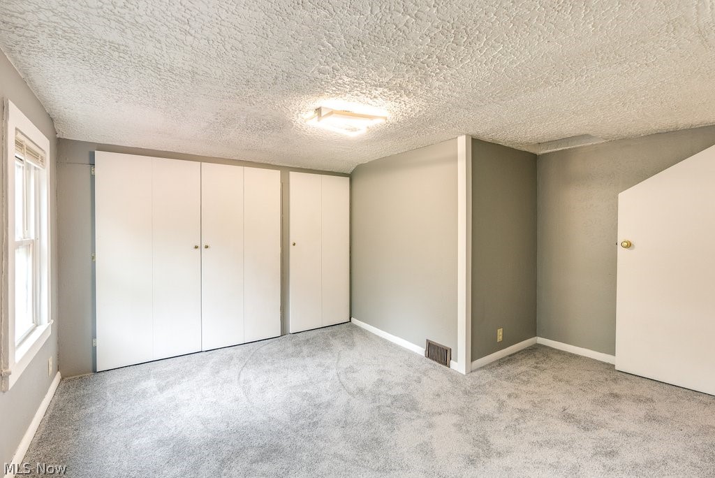 Ains - Residential