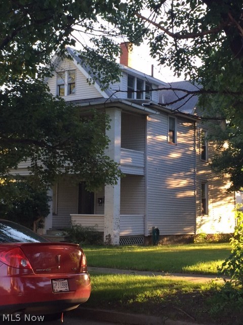 Nice one bedroom on first level available now.  Front porch access, full basement, nice layout.