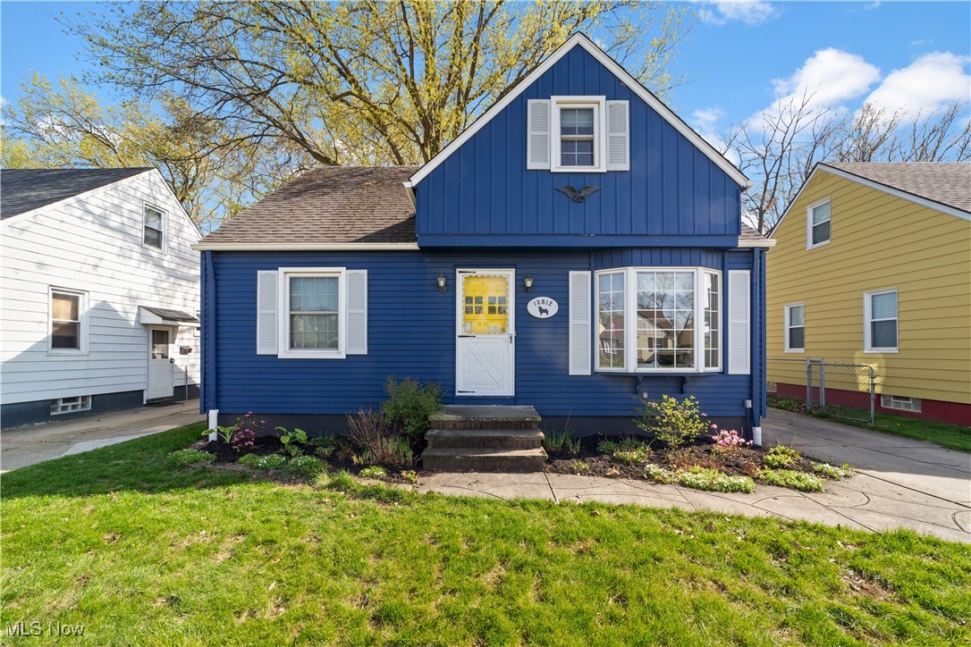 Welcome to 13812 York Rd in the heart of Garfield Heights—a beautifully maintained 3-bedroom, 1-bath gem
offering 1,170 sq. ft. of inviting living space. Whether you're a first-time homebuyer or looking to simplify, this home
checks all the boxes. There’s nothing to do but move right in! Step inside to find a warm and welcoming layout, full of
natural light and charm. The spacious living room flows into an eat-in kitchen just waiting for your personal style. Three
well-sized bedrooms and a full bath round out this home’s thoughtful design. The yard offers room to relax or play, and
the location couldn’t be more convenient. New Water Heater (2023), New HVAC (2024). Close to shopping, parks, schools,
and quick access to I-480. For even more peace of mind, a Home Warranty is included at no cost to the buyer. This one
won’t last—schedule your private showing today and see how easy it is to fall in love!
