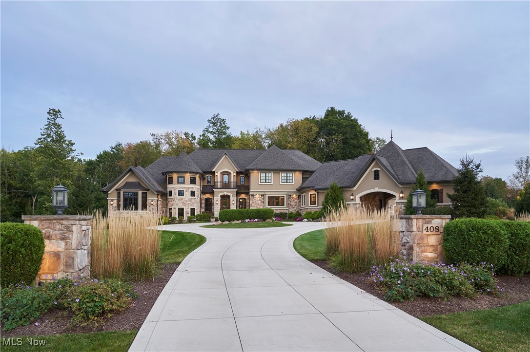 Sharon Falls - Residential