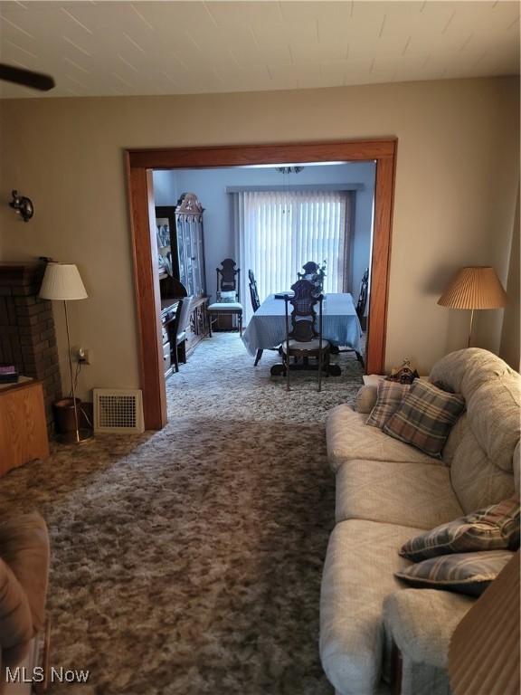 Carl - Residential