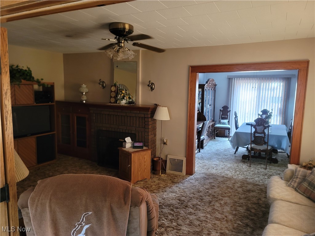 Carl - Residential