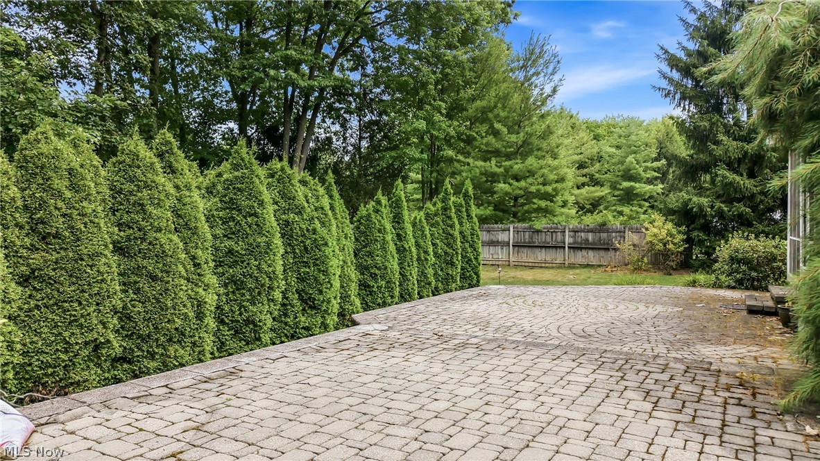 Russo-Lakhani Woods #2 - Residential