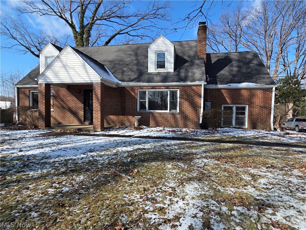For RENT: Welcome to 3976 Faircrest St SW, Canton! This 4-bedroom 2.5 bath 1 stall attached garage, large laundry room and rec room in the lower level with walk-out, TONS of storage space inside, storage shed, on a little under 3/4acre. Located in Canton Twp/Canton Local Schools, close to I-77 but still secluded. Central a/c, fuel oil heat $1700/month plus utilities and lawncare, $1700 security deposit. No smoking, no vaping, no pets.