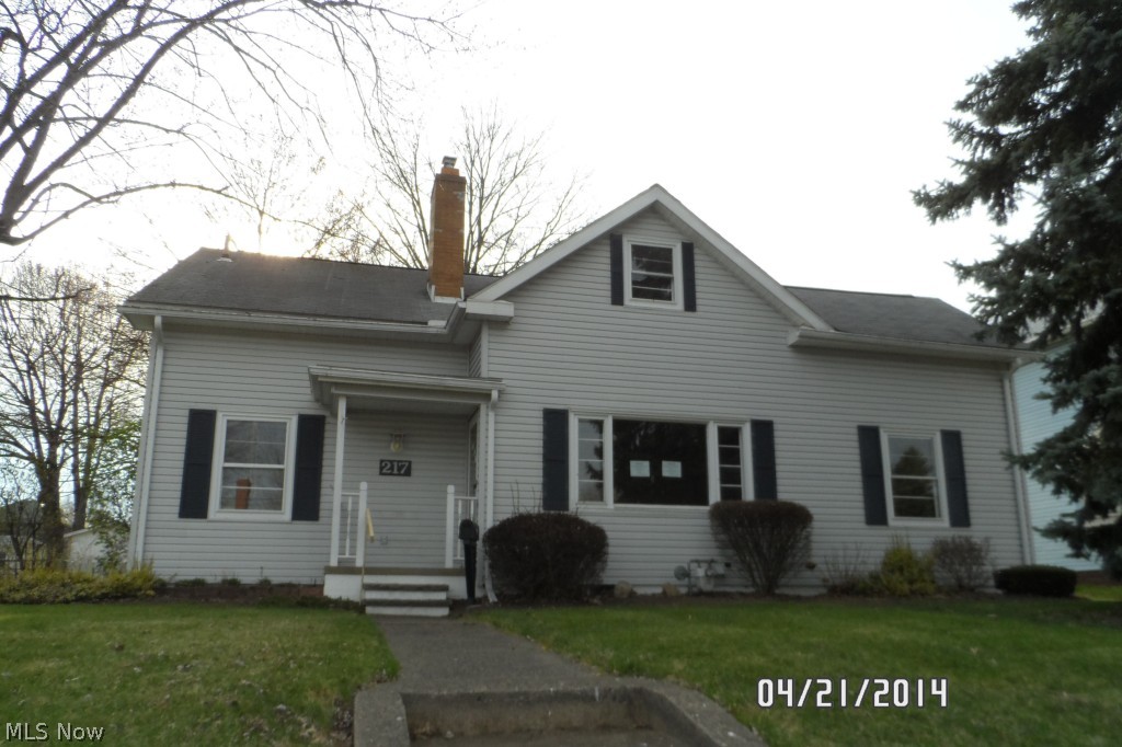 North Canton bungalow that feels more like a two story home. Very large home with 4 bedrooms and 2.5 baths. North Canton schools. Kitchen appliances are present but condition is not guaranteed. Sold as-is. Buyer to verify all information. Lots of potential. Owner occupants only until 05/15 first bid submission deadline is 5/11. Equal opportunity housing.