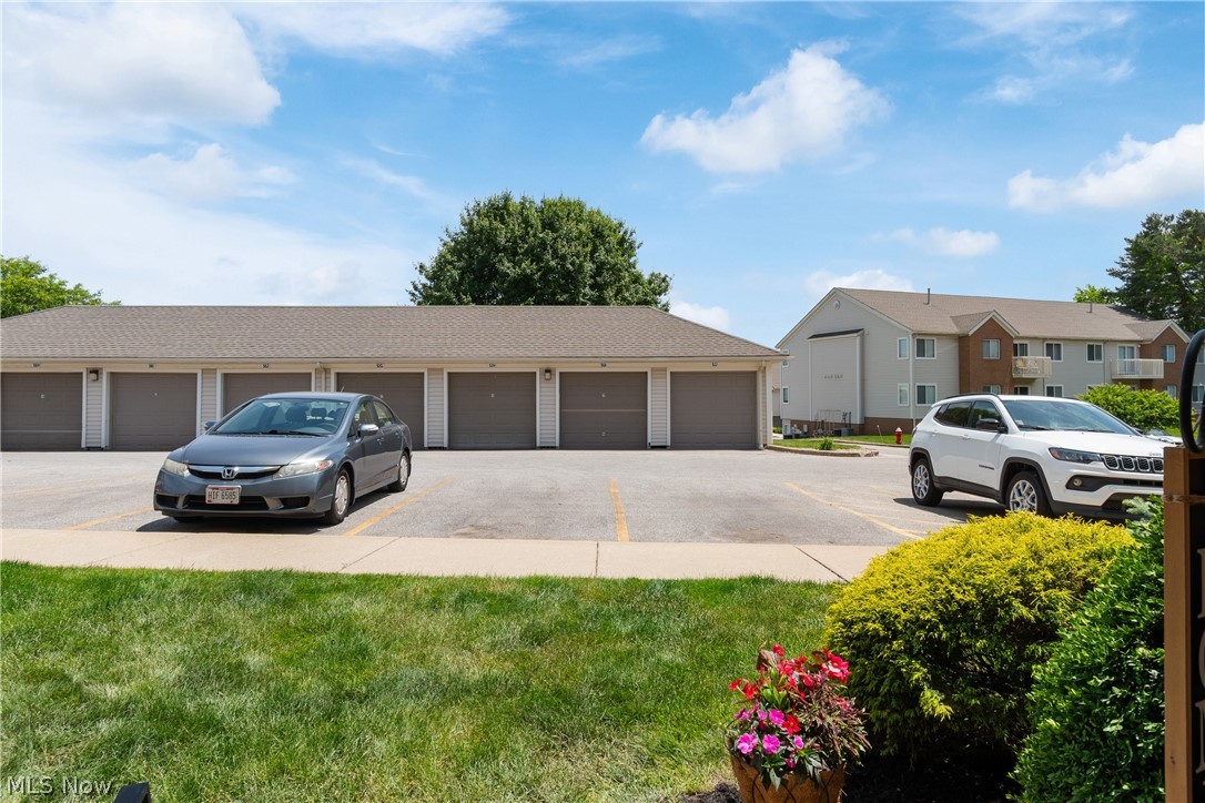 Brookledge Commons Condo - Residential