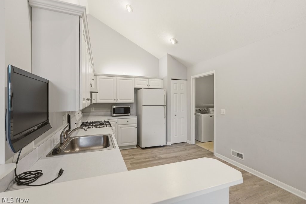 Villas/Hawthorn Woods Condo Ph - Residential