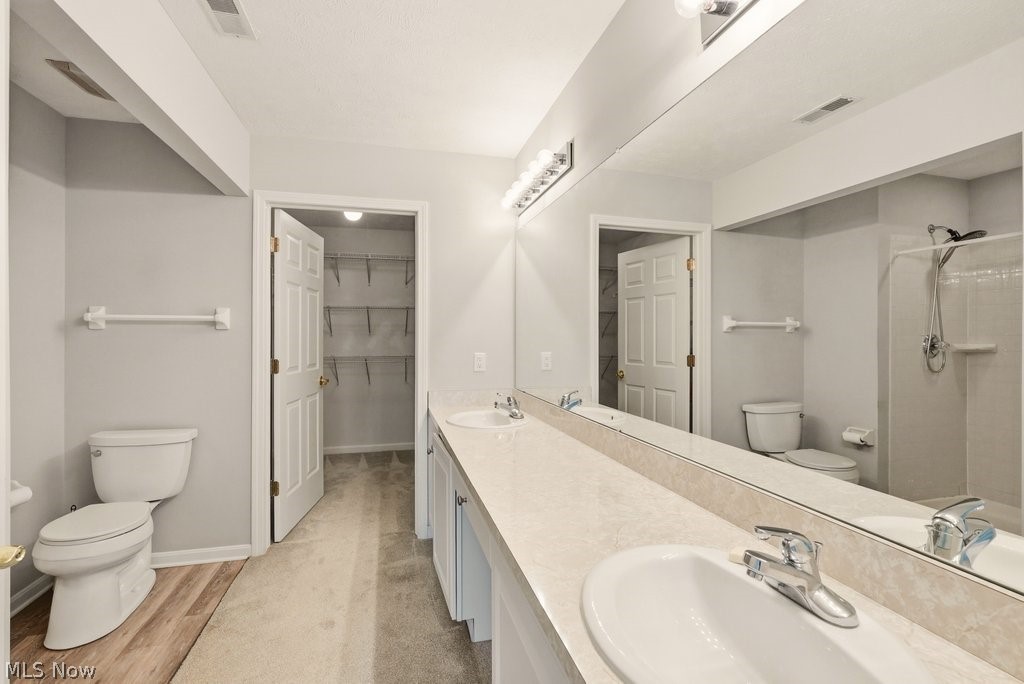 Villas/Hawthorn Woods Condo Ph - Residential