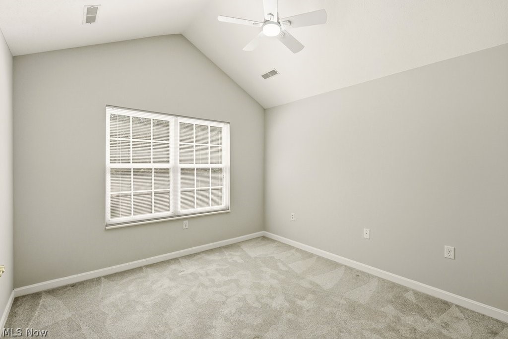 Villas/Hawthorn Woods Condo Ph - Residential