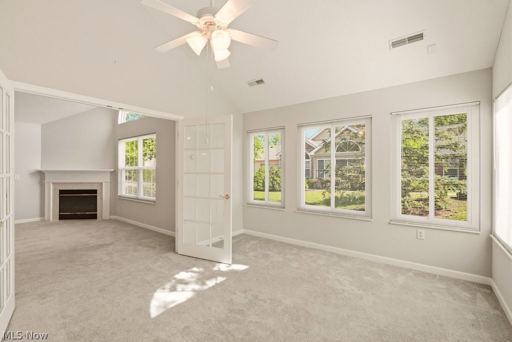 Villas/Hawthorn Woods Condo Ph - Residential