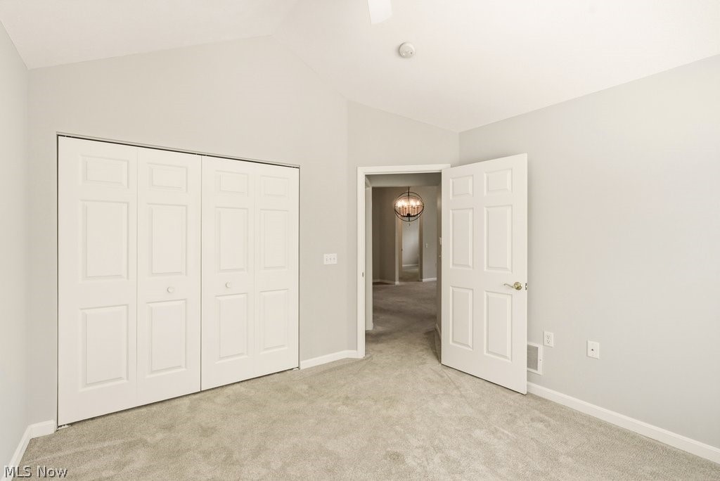 Villas/Hawthorn Woods Condo Ph - Residential