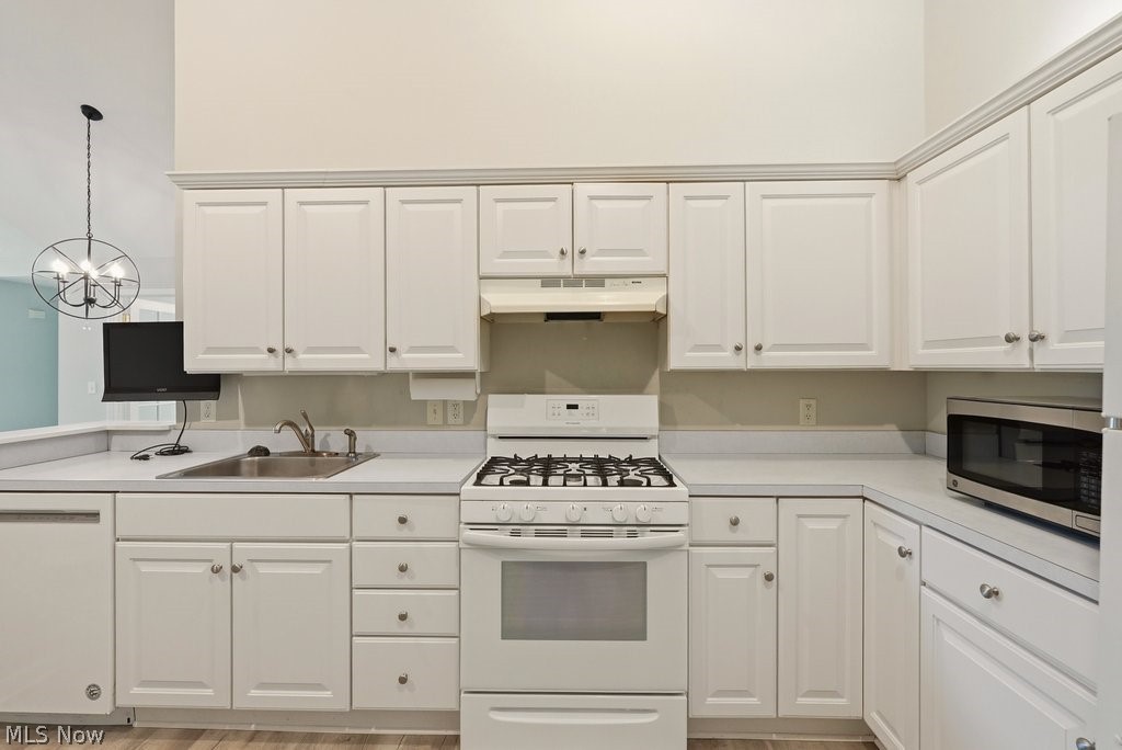 Villas/Hawthorn Woods Condo Ph - Residential