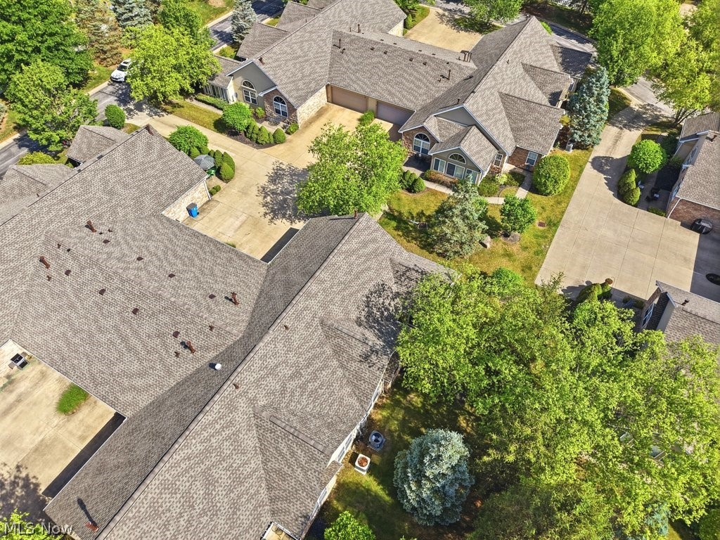 Villas/Hawthorn Woods Condo Ph - Residential