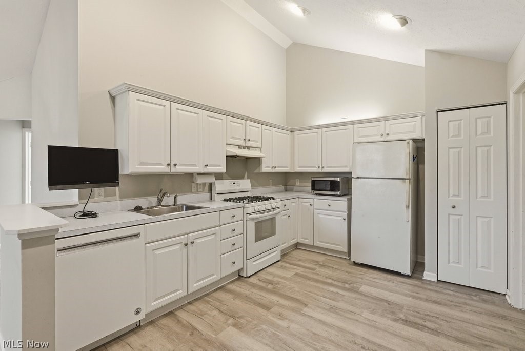 Villas/Hawthorn Woods Condo Ph - Residential