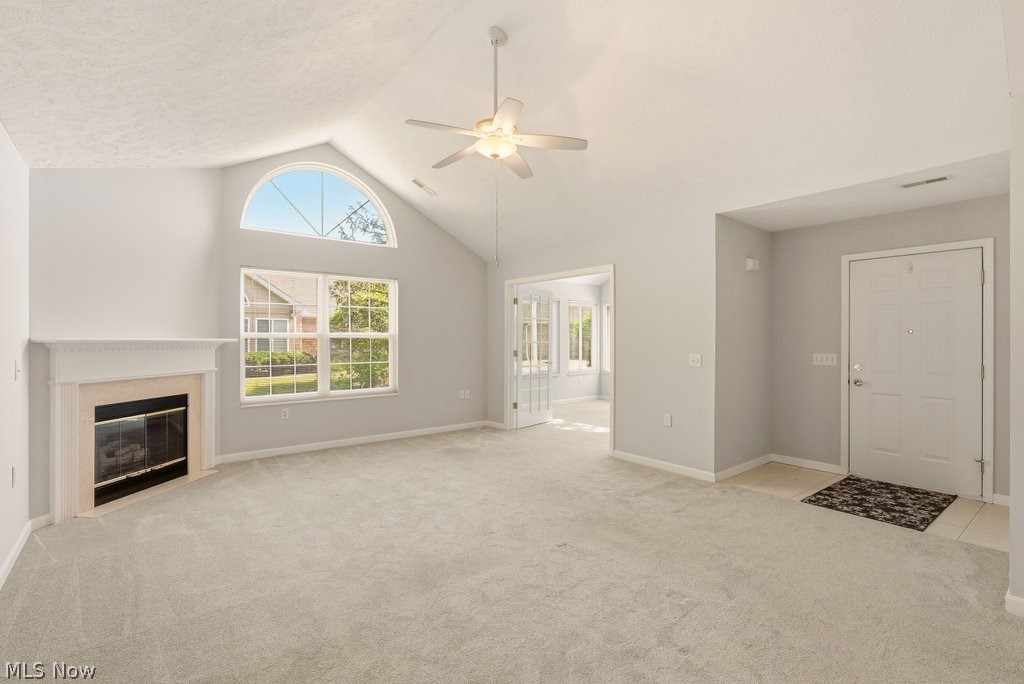 Villas/Hawthorn Woods Condo Ph - Residential