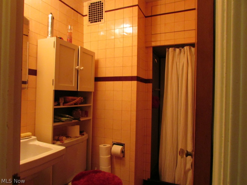 Lake Lucerne - Residential Lease